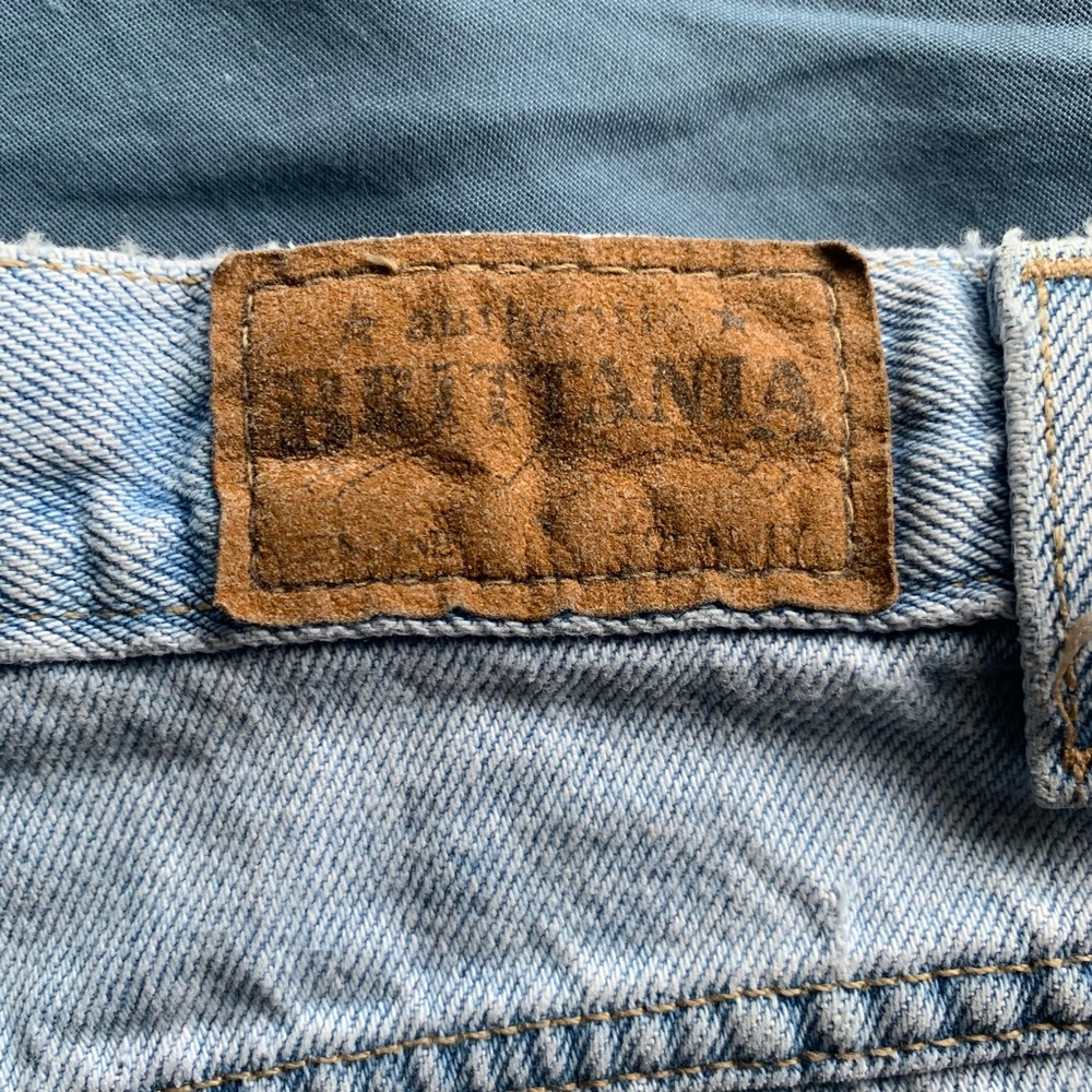 Vintage Distressed Cutoff Denim Mom Shorts - Picture 6 of 8